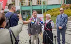 Galeria aktualności Nowe inwestycje w Gminie Opinog&oacute;ra G&oacute;rna &ndash; podpisano umowy na modernizację hali sportowej i przebudowę zbiornika retencyjnego 5